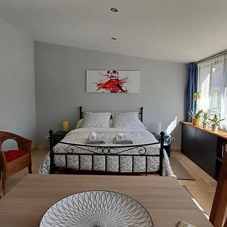 La Goutadou Bed & Breakfast Cabannes ภายนอก รูปภาพ