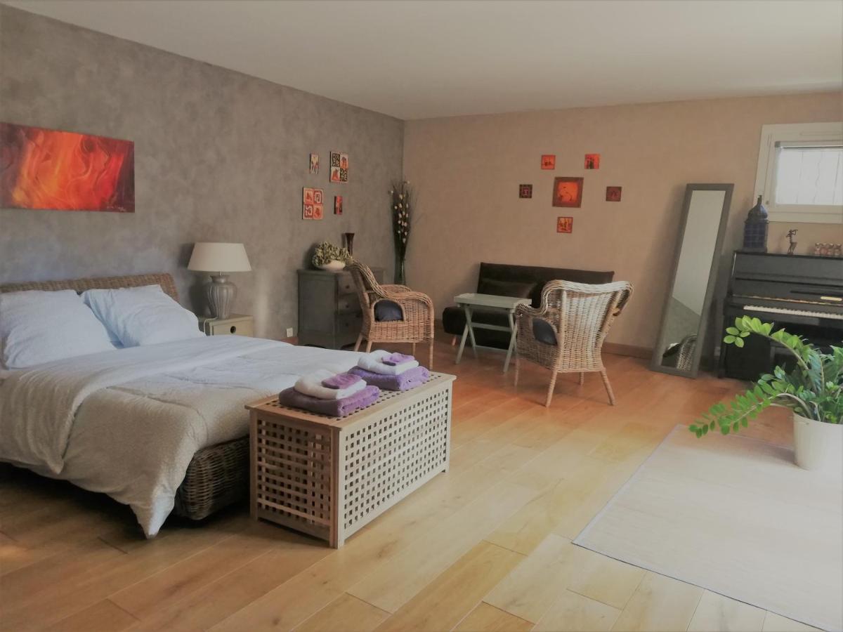 La Goutadou Bed & Breakfast Cabannes ภายนอก รูปภาพ