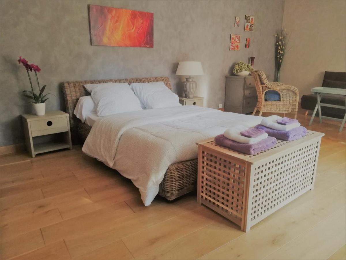 La Goutadou Bed & Breakfast Cabannes ภายนอก รูปภาพ