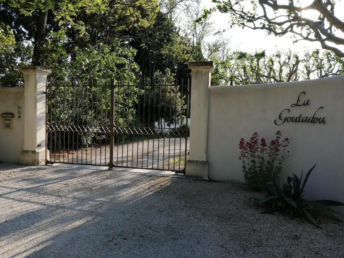 La Goutadou Bed & Breakfast Cabannes ภายนอก รูปภาพ