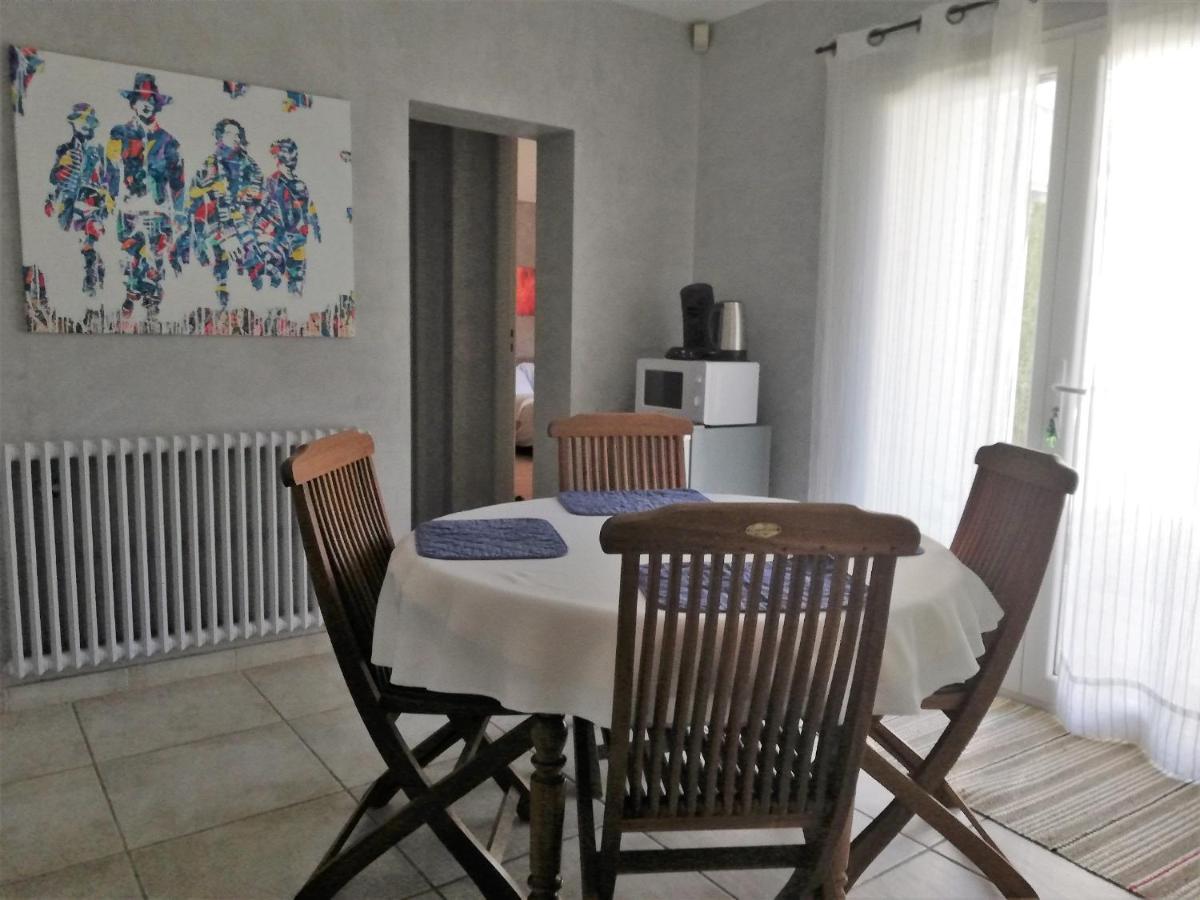 La Goutadou Bed & Breakfast Cabannes ภายนอก รูปภาพ