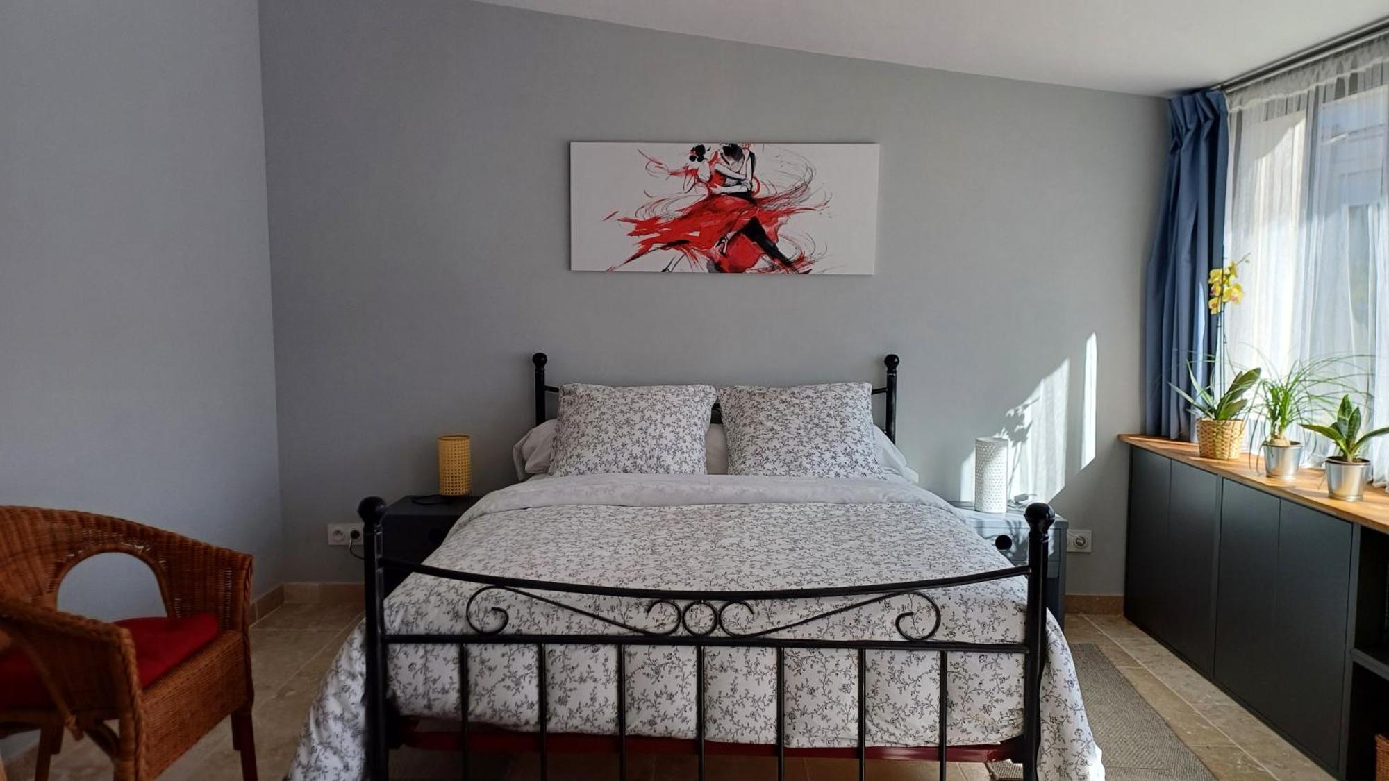 La Goutadou Bed & Breakfast Cabannes ภายนอก รูปภาพ